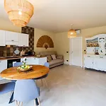 Micuzzo By Interhome Lingueglietta
