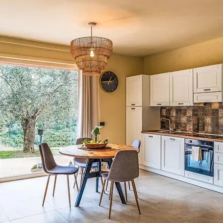 Micuzzo By Interhome *