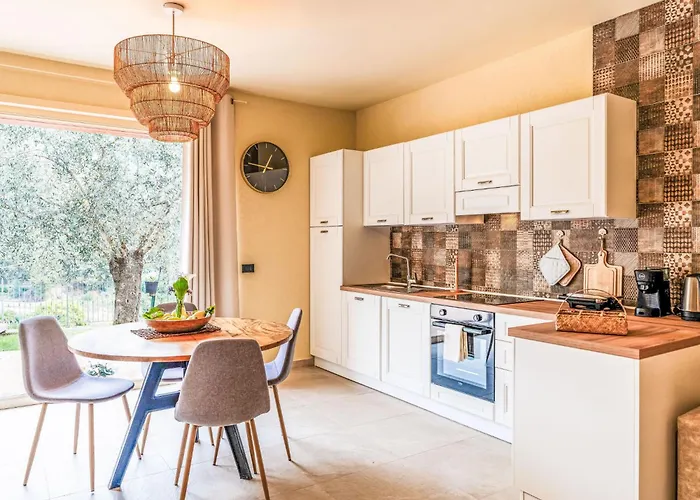 Micuzzo By Interhome * Lingueglietta