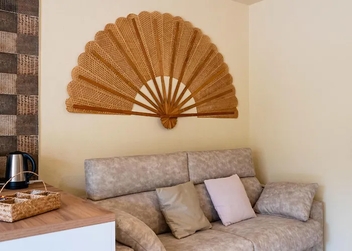 Micuzzo By Interhome * Lingueglietta